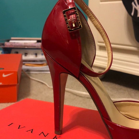 Ivanka Trump dark red pumps - Picture 2 of 4